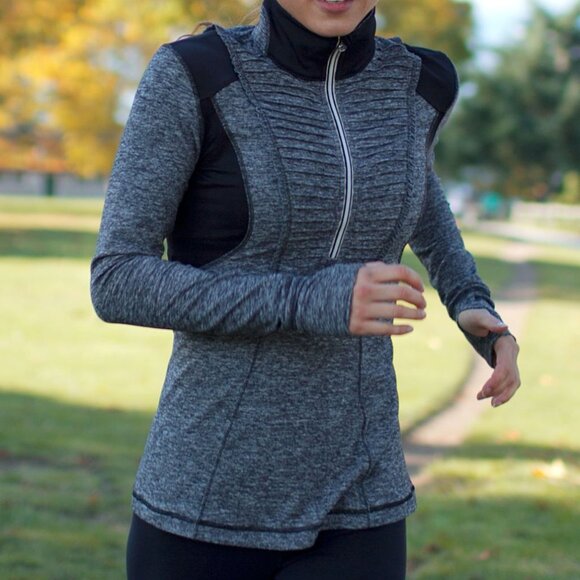 Lululemon Athletica Women's Run Your Heart Out Ruffle QuarterZip Black Gray 4 - Picture 1 of 13